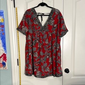 Red and black Paisley V-Neck Women's Entro dress, L